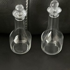* last chance* Luigi Bormioli new glass oil and vinegar cruet set